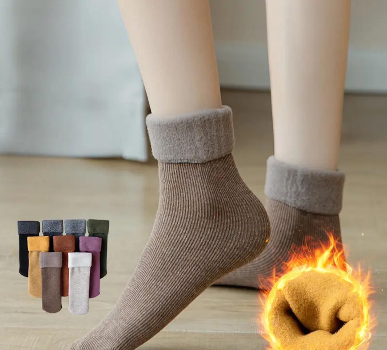 Pairs of 4 Different Autumn Winter Warm Socks, Women's & Men's Thickened Anti Cold Warm Also Comfortable Snow Socks.